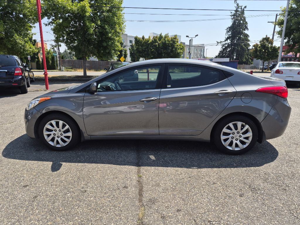 2013 Hyundai Elantra Image 7