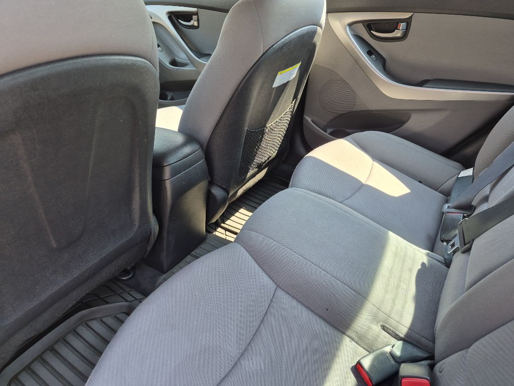 2013 Hyundai Elantra Image 13