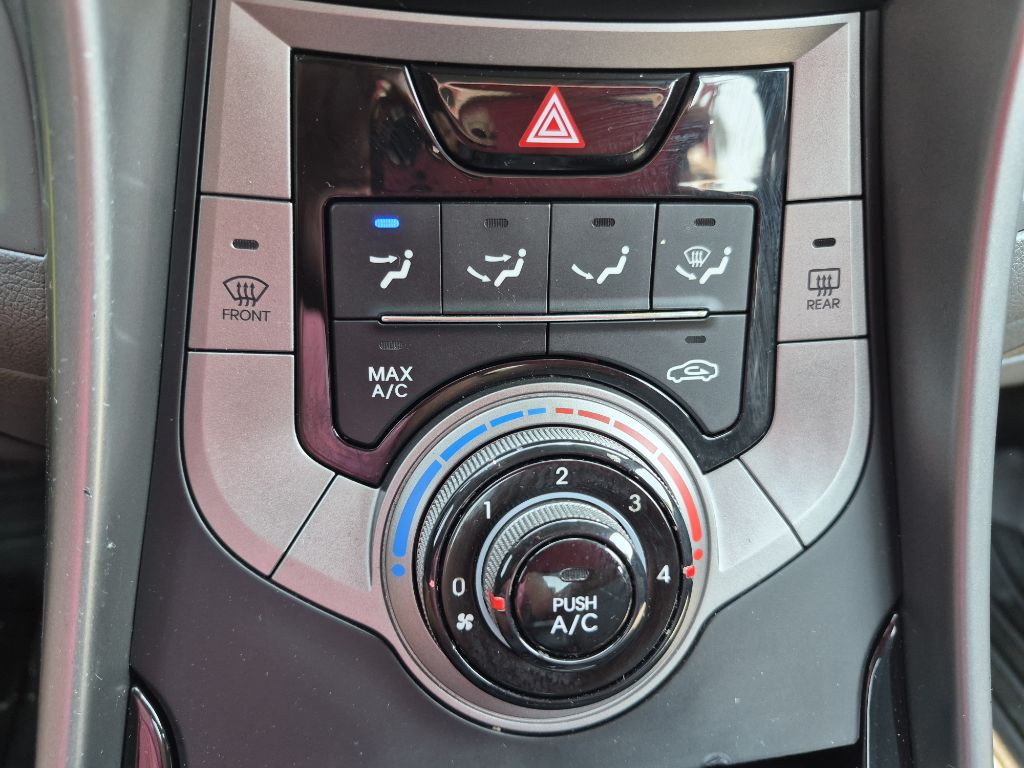 2013 Hyundai Elantra Image 14