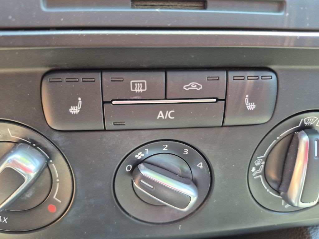 2015 Volkswagen Jetta Image 16
