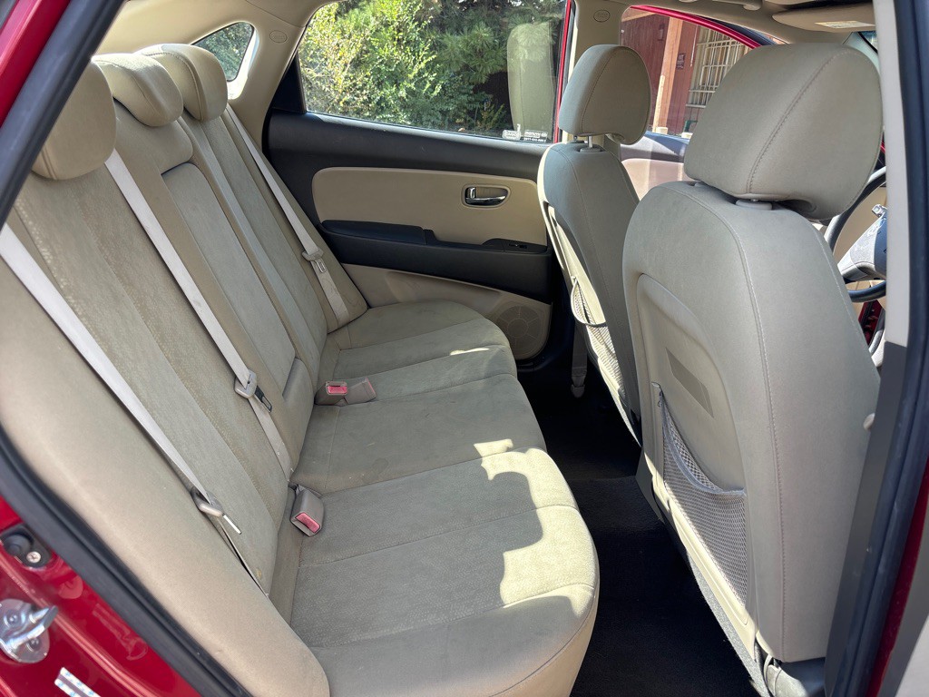 2010 Hyundai Elantra Image 12