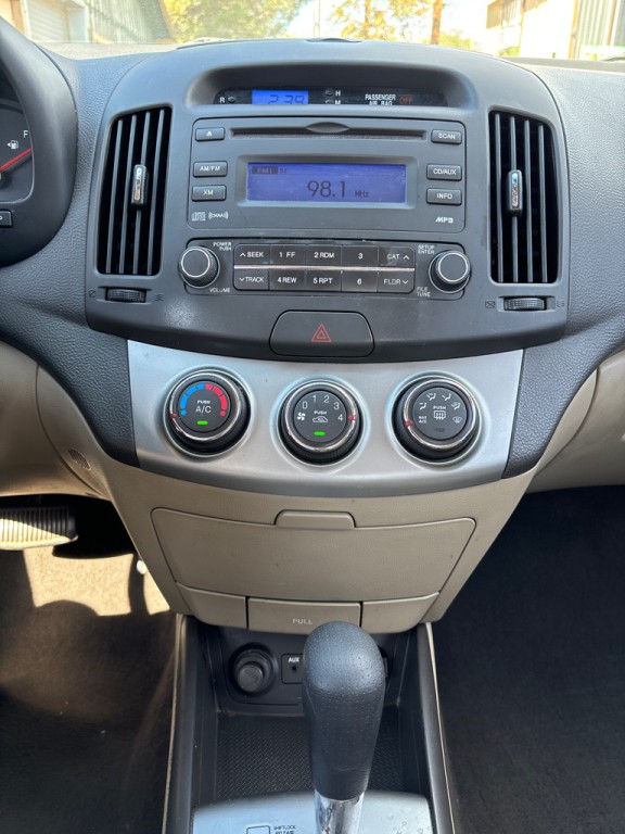 2010 Hyundai Elantra Image 15