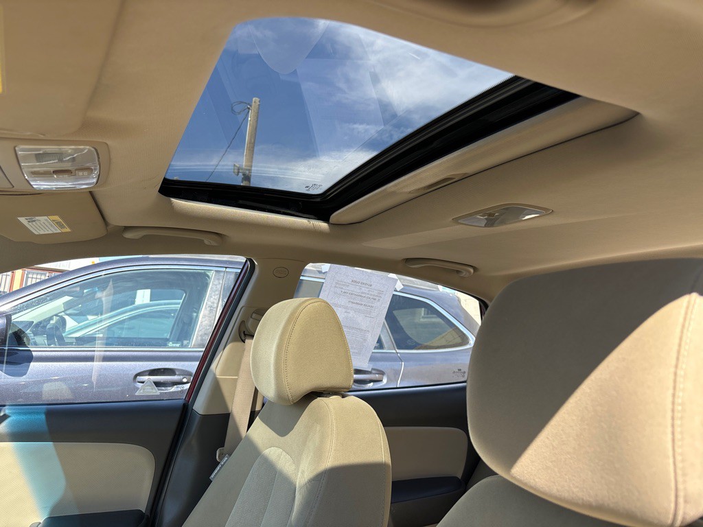 2010 Hyundai Elantra Image 17