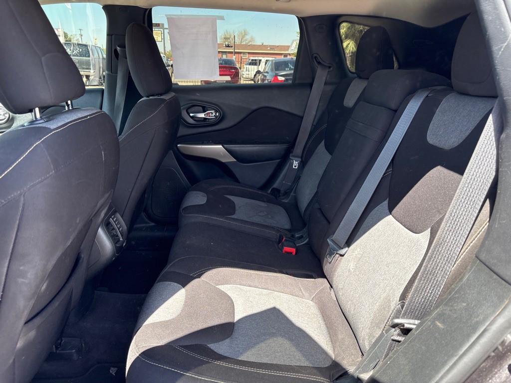 2018 Jeep Cherokee Image 10