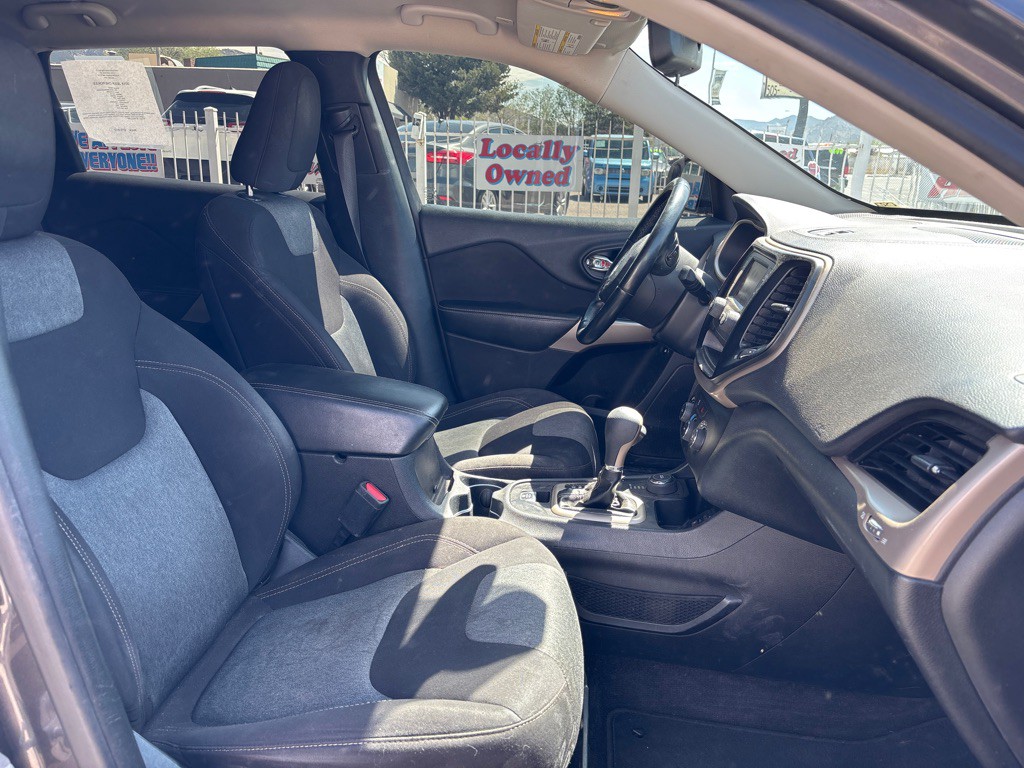 2018 Jeep Cherokee Image 13