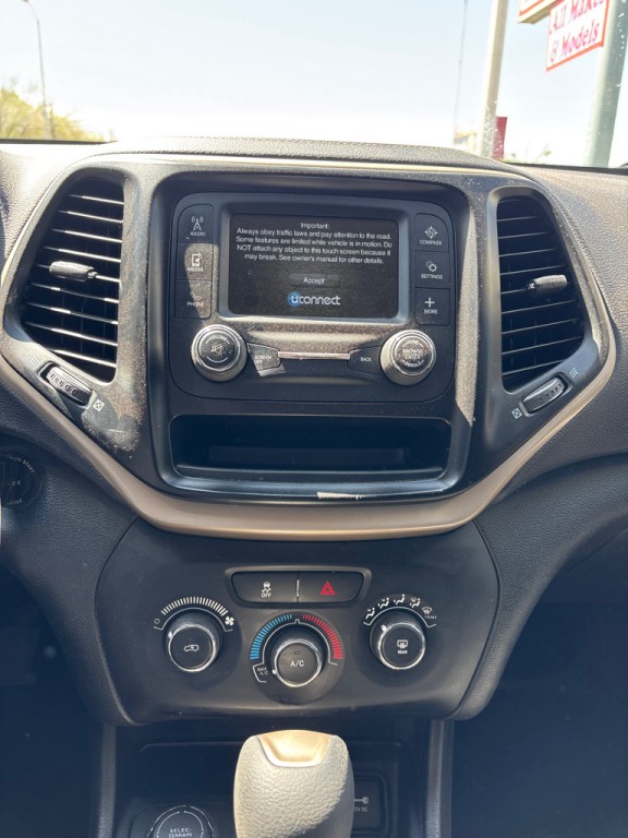 2018 Jeep Cherokee Image 15