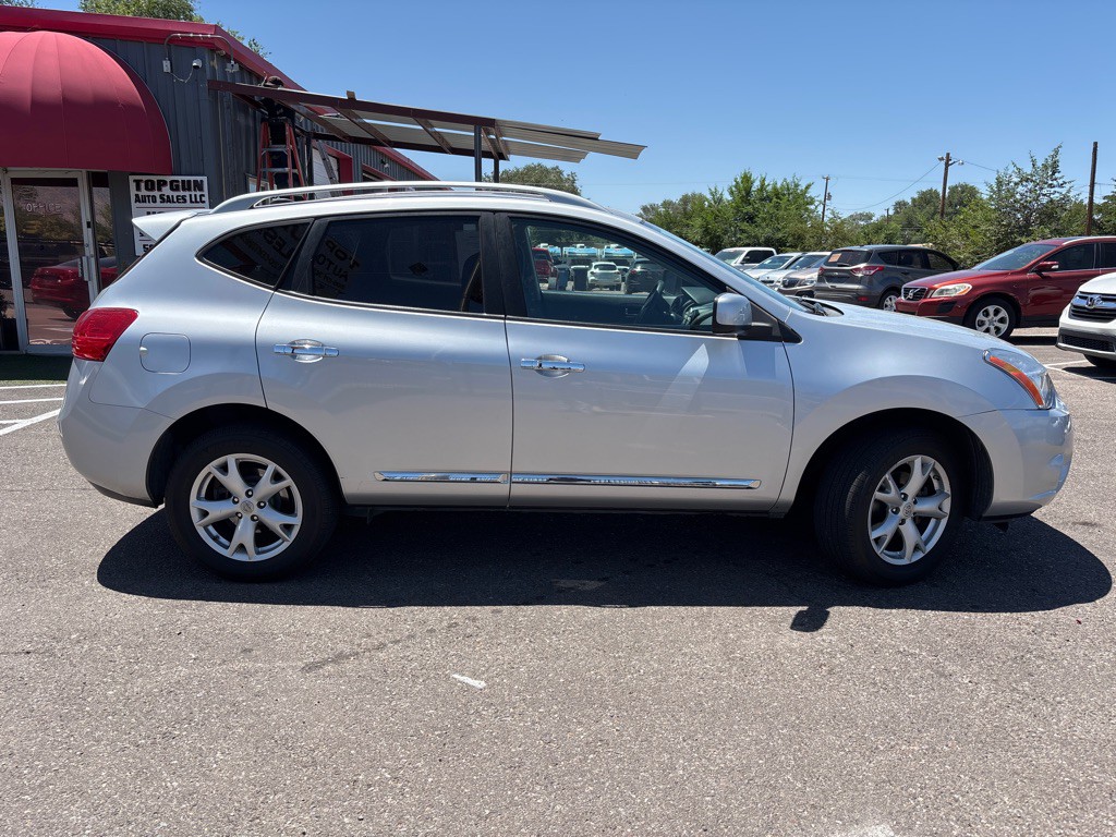2011 Nissan Rogue Image 8