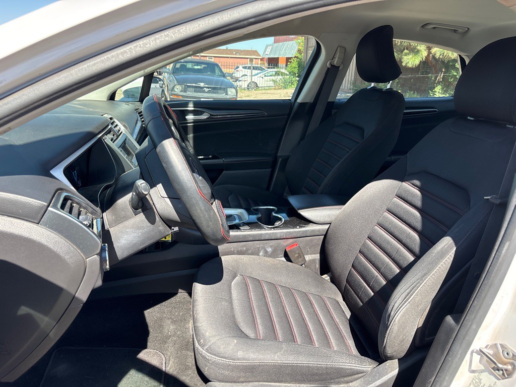 2016 Ford Fusion Image 9
