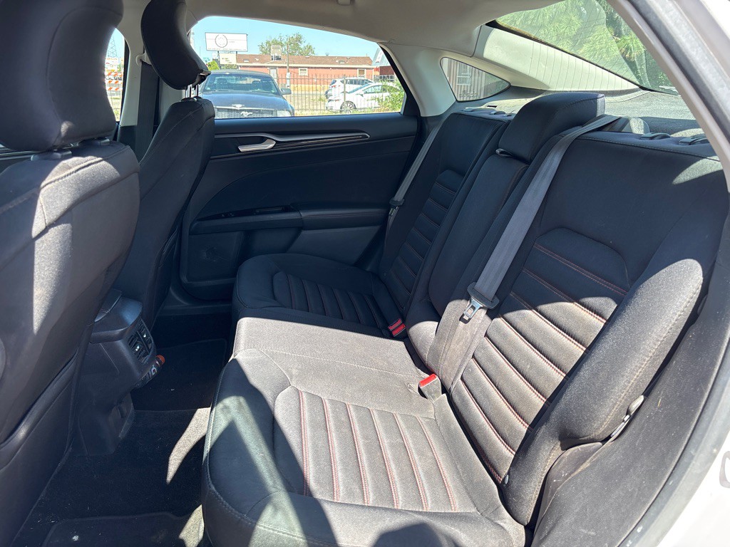 2016 Ford Fusion Image 10