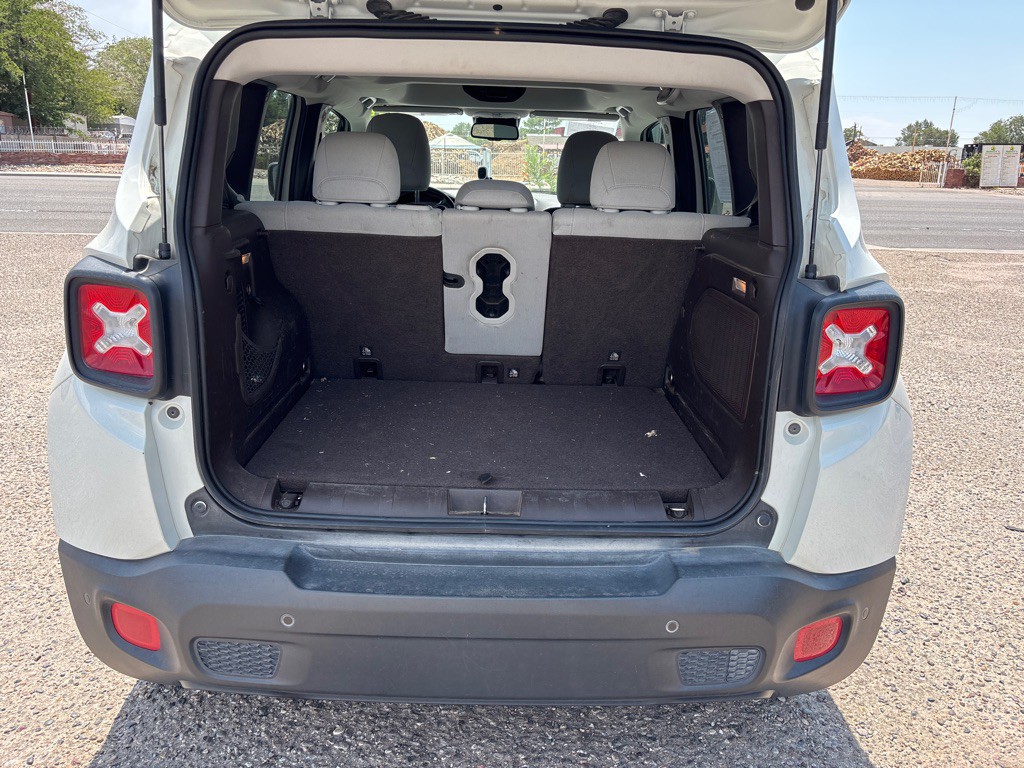 2016 Jeep Renegade Image 11