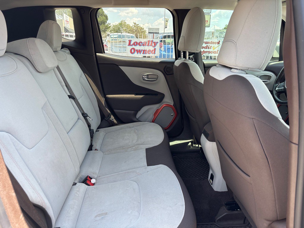 2016 Jeep Renegade Image 12