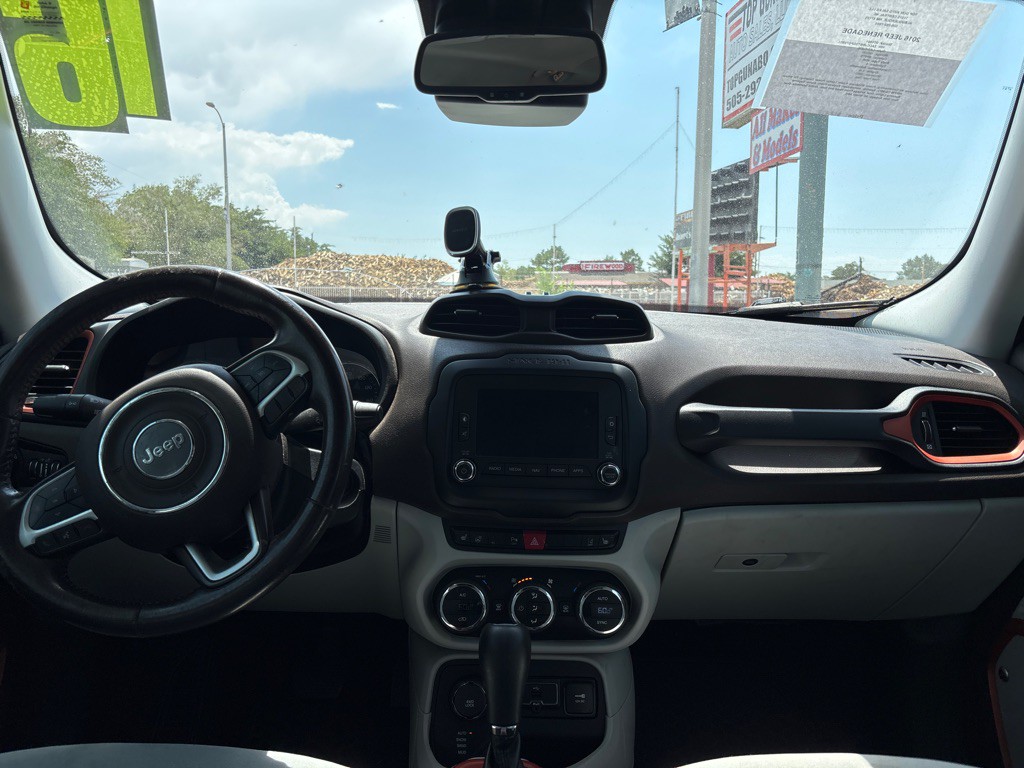 2016 Jeep Renegade Image 14