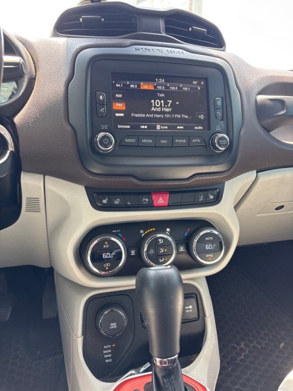 2016 Jeep Renegade Image 15