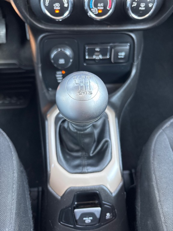 2017 Jeep Renegade Image 17