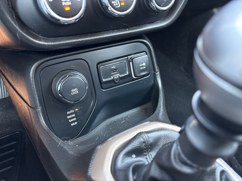 2017 Jeep Renegade Image 18