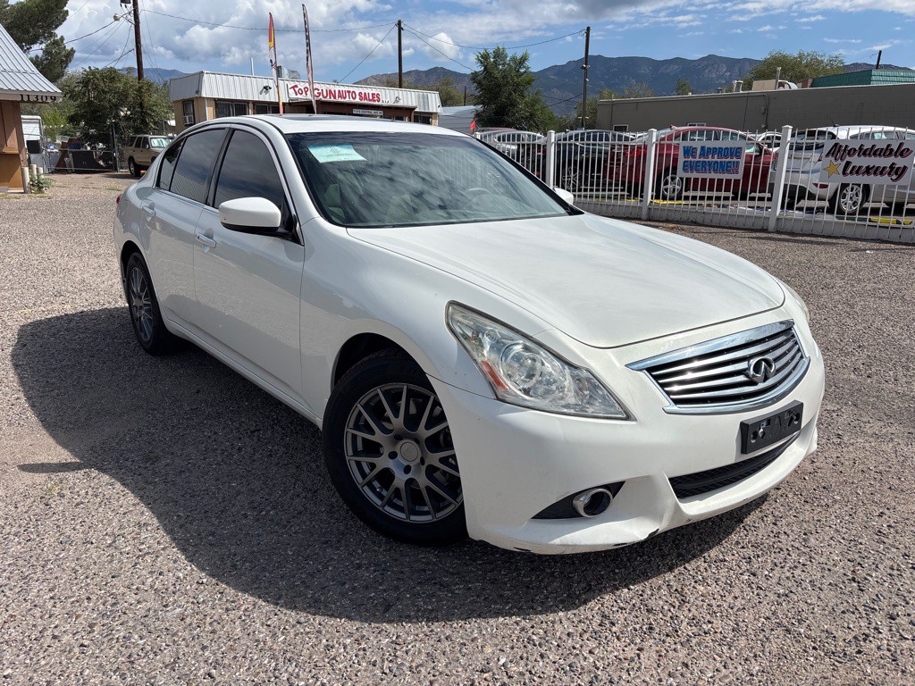 2013 INFINITI G37 Image 1
