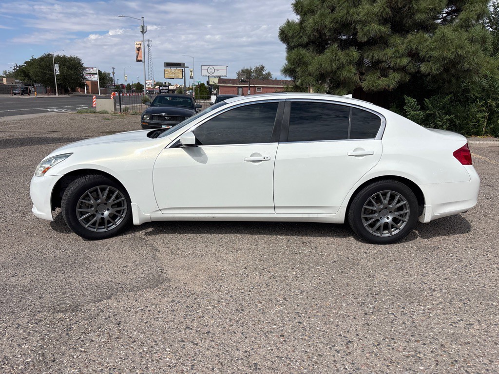 2013 INFINITI G37 Image 4