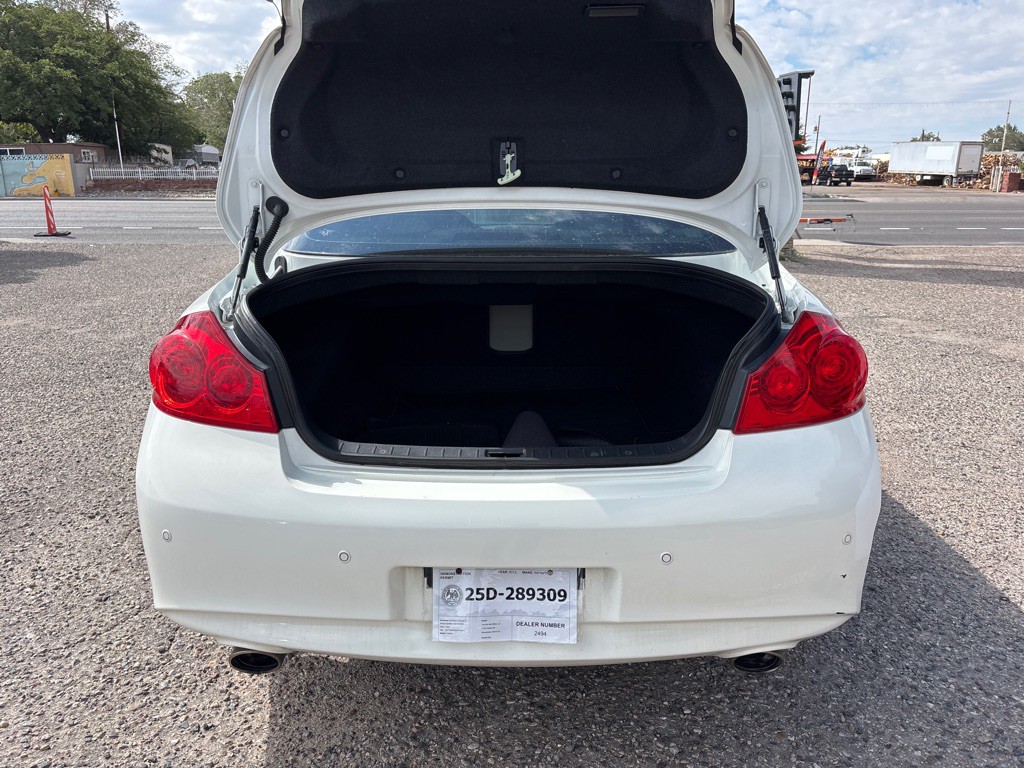 2013 INFINITI G37 Image 11