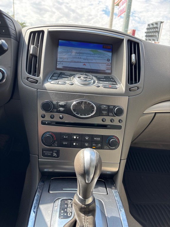 2013 INFINITI G37 Image 15