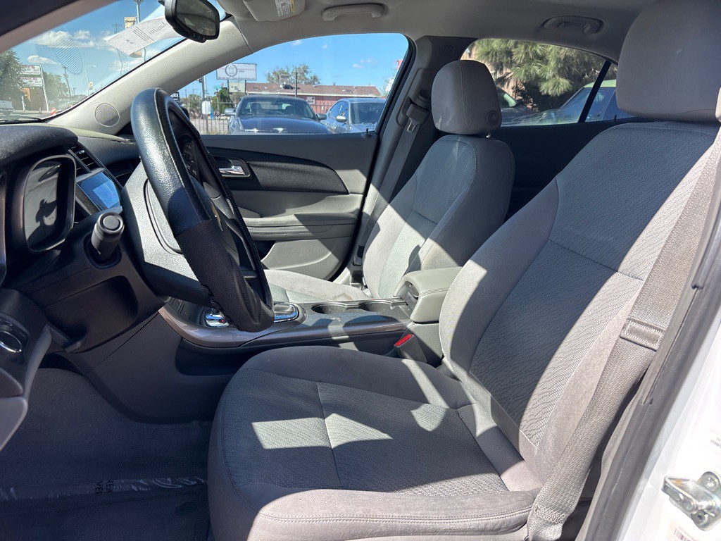 2013 Chevrolet Malibu Image 9