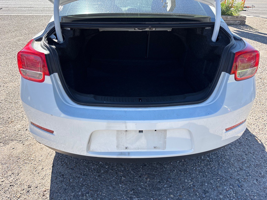 2013 Chevrolet Malibu Image 11