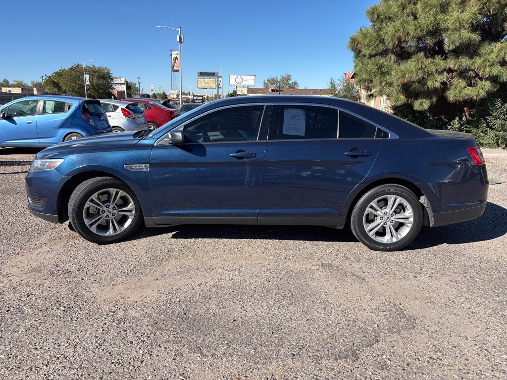 2017 Ford Taurus Image 4