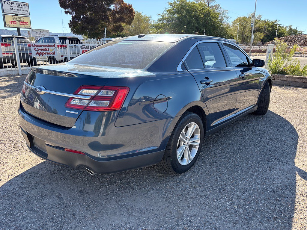 2017 Ford Taurus Image 7