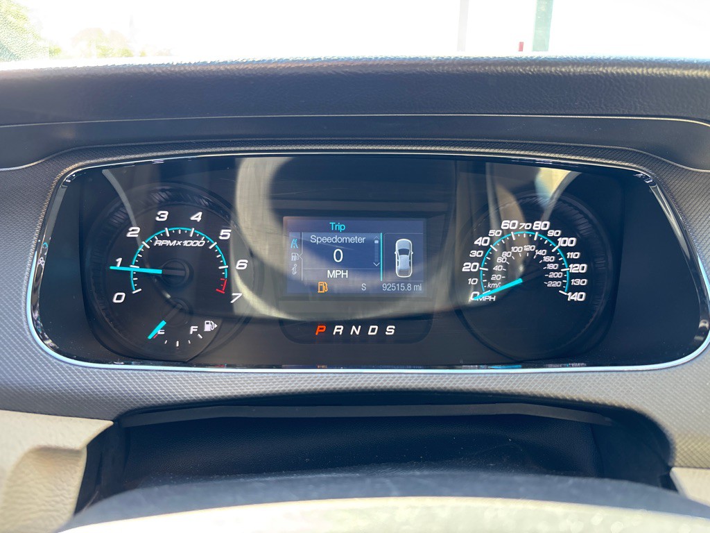 2017 Ford Taurus Image 16