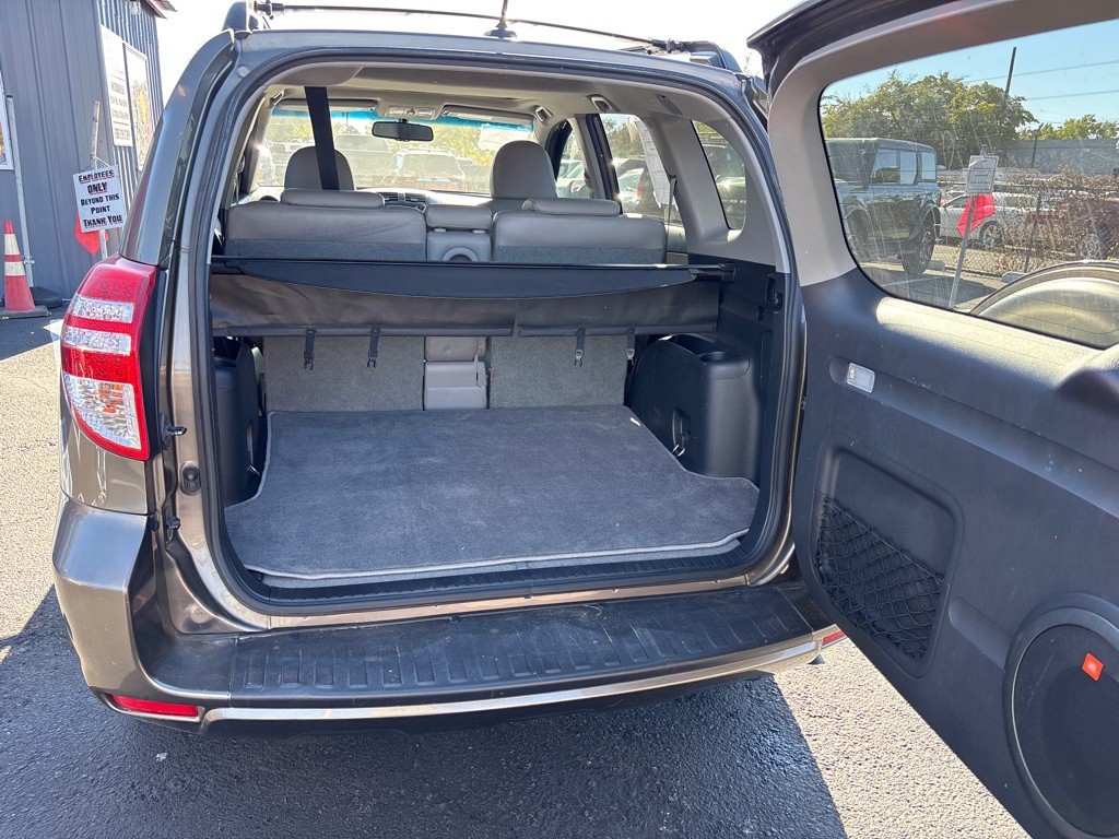 2011 Toyota Rav4 Image 11