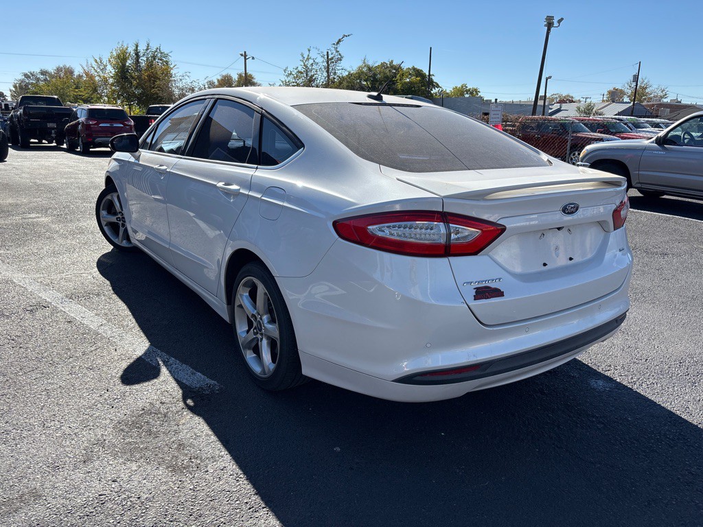 2015 Ford Fusion Image 5