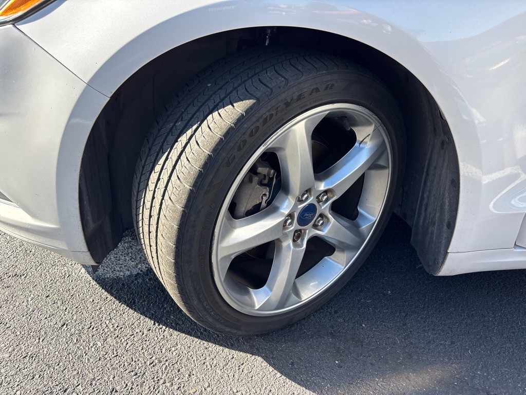 2015 Ford Fusion Image 18