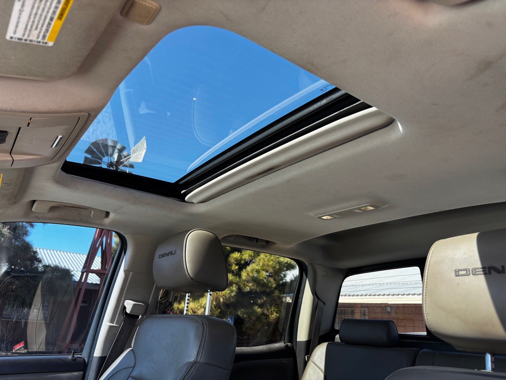 2015 GMC Sierra Image 18