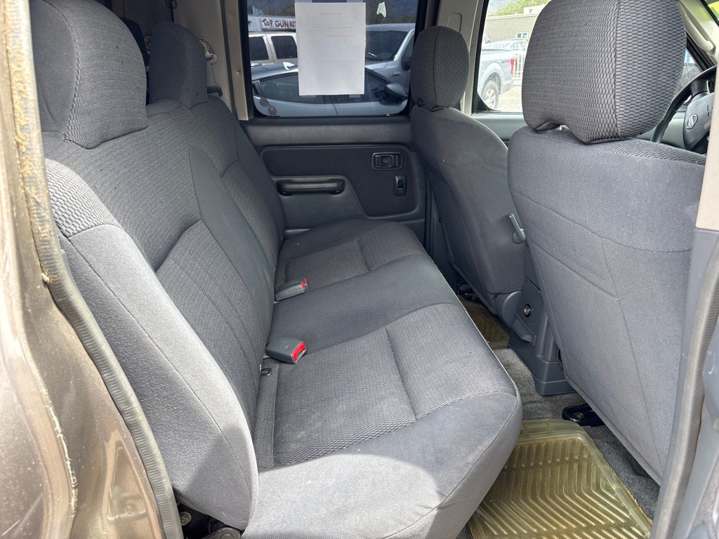 2004 Nissan Frontier Image 11