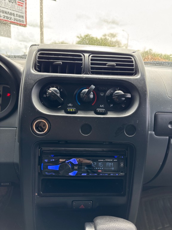 2004 Nissan Frontier Image 14