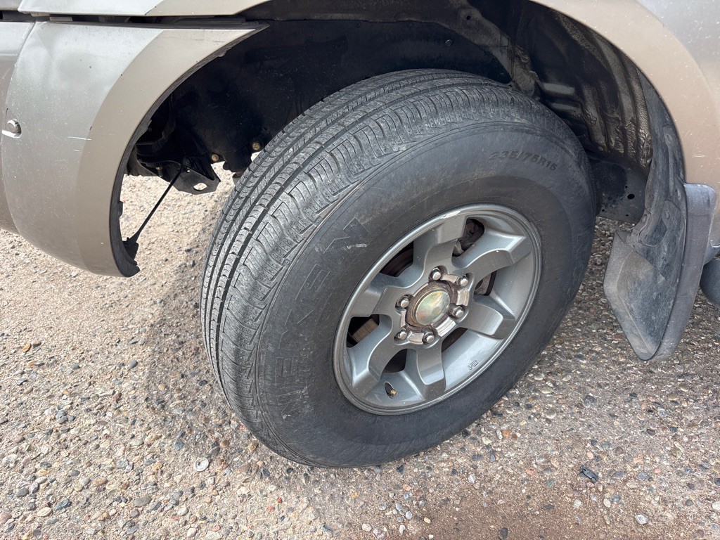 2004 Nissan Frontier Image 16