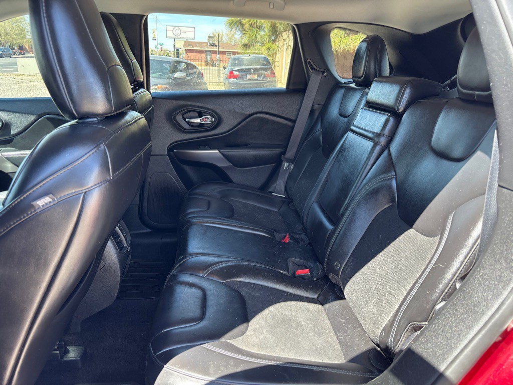 2019 Jeep Cherokee Image 10