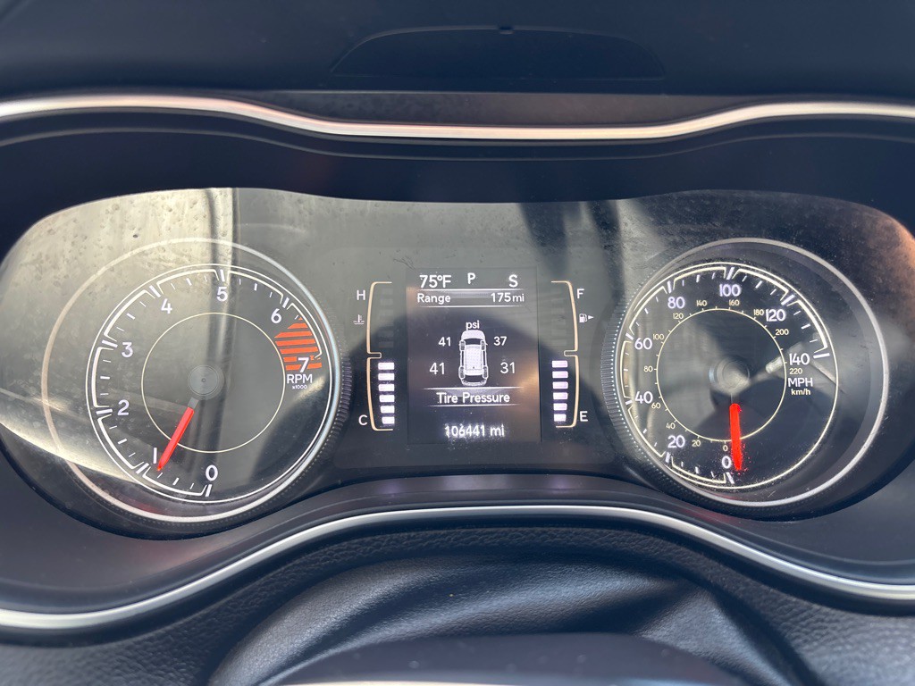 2019 Jeep Cherokee Image 16