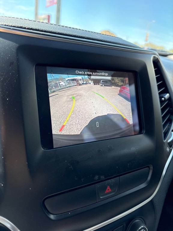 2019 Jeep Cherokee Image 17