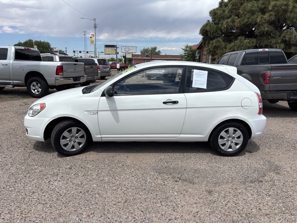 2009 Hyundai Accent Image 4