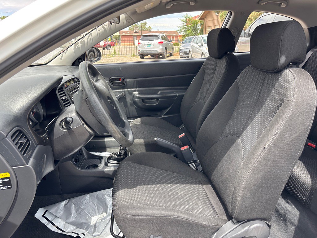 2009 Hyundai Accent Image 9