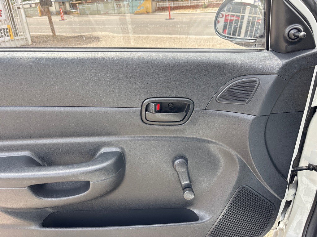 2009 Hyundai Accent Image 16