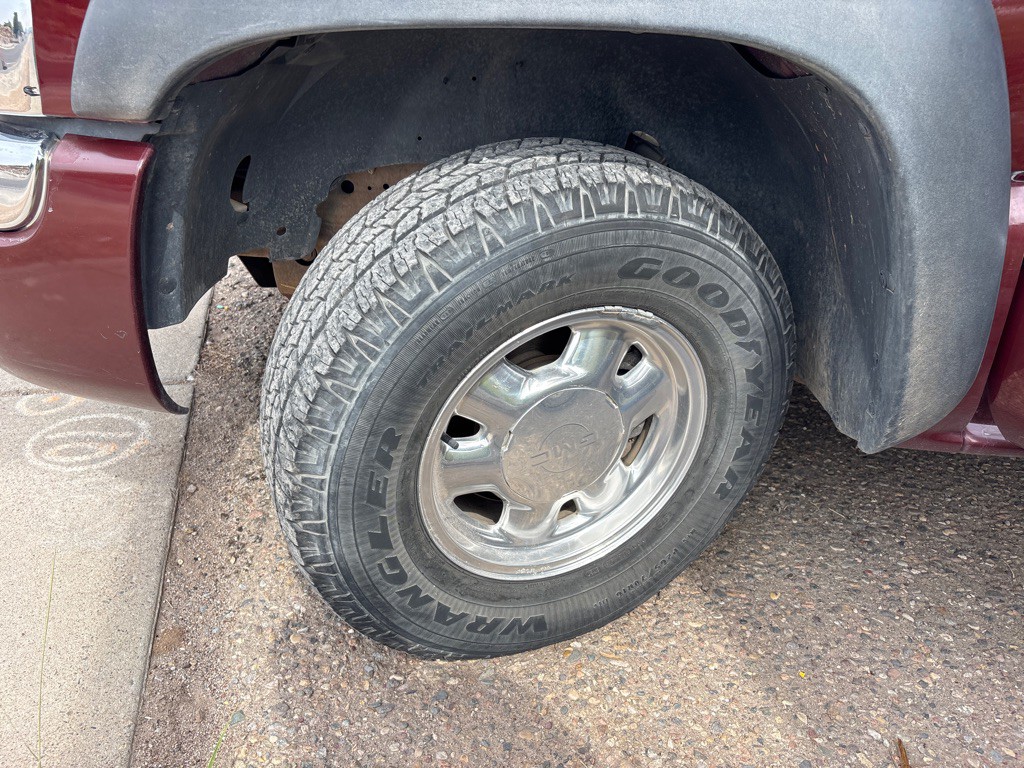 2003 GMC Sierra Image 17