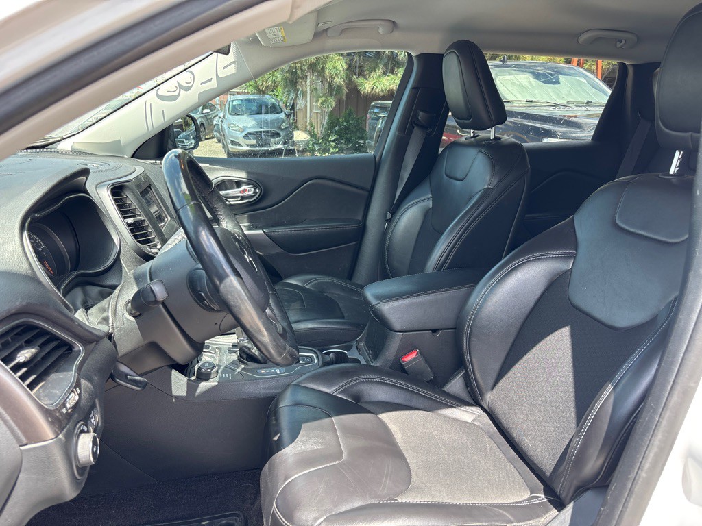2019 Jeep Cherokee Image 9