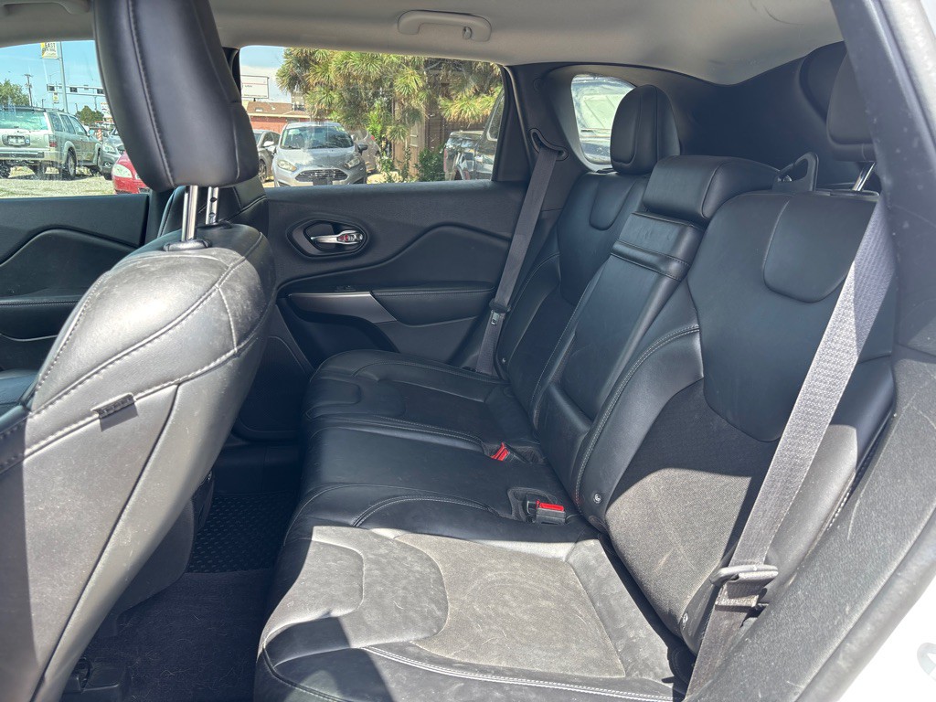 2019 Jeep Cherokee Image 10