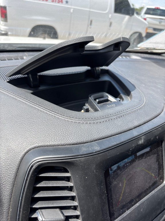 2019 Jeep Cherokee Image 18