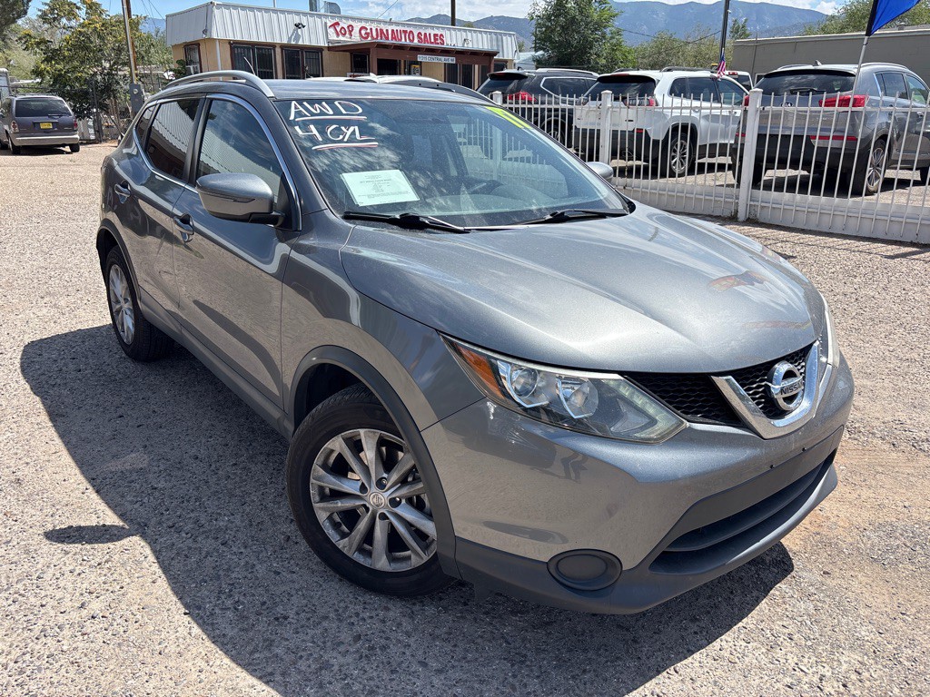 2017 Nissan Rogue Image 1