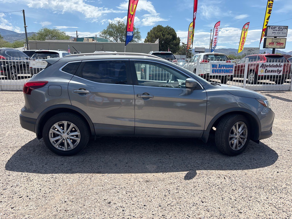 2017 Nissan Rogue Image 8