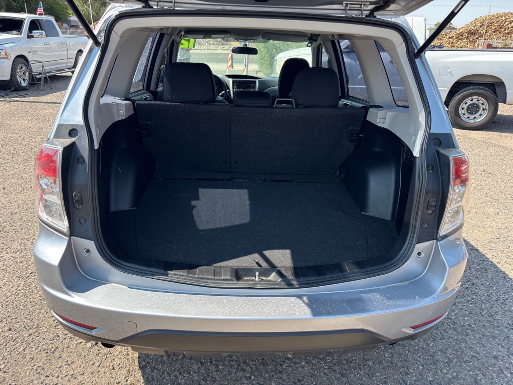 2012 Subaru Forester Image 11