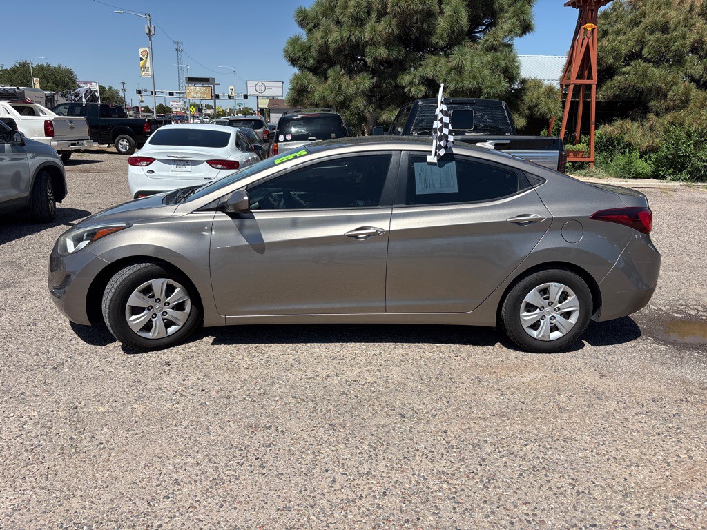 2016 Hyundai Elantra Image 4