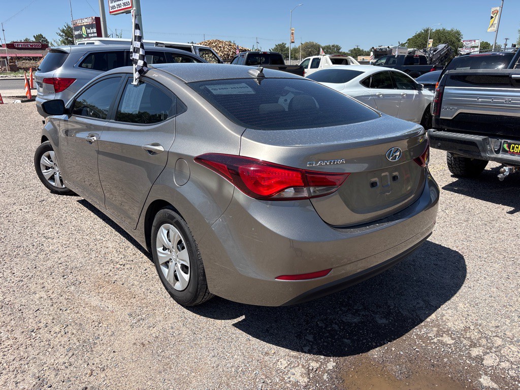 2016 Hyundai Elantra Image 5